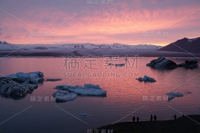 冰岛午夜日落