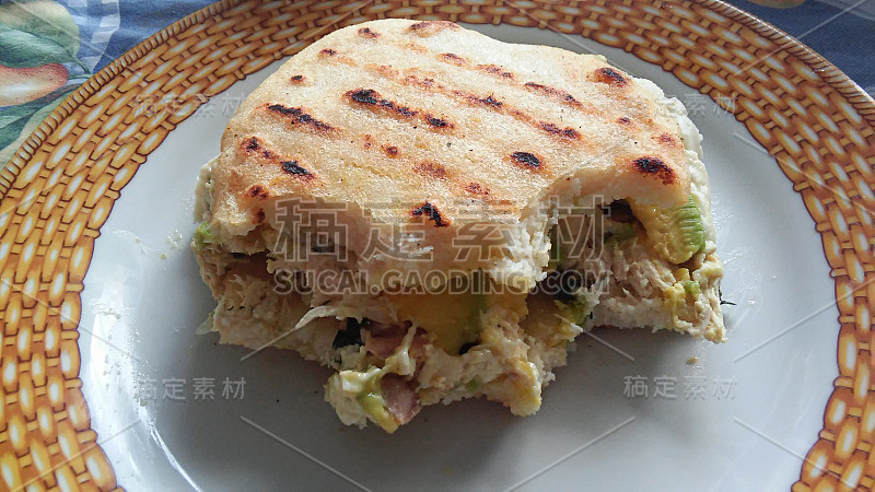 委内瑞拉典型的早餐食物Arepa