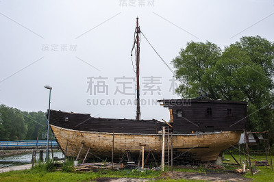 建造中的木船