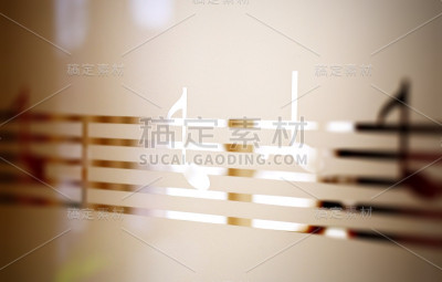 磨砂玻璃上的音符，艺术背景