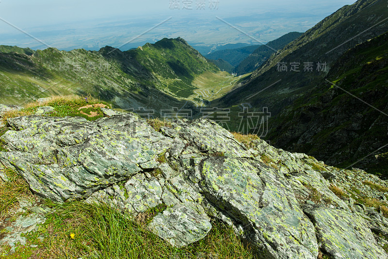 夏季的山地景观