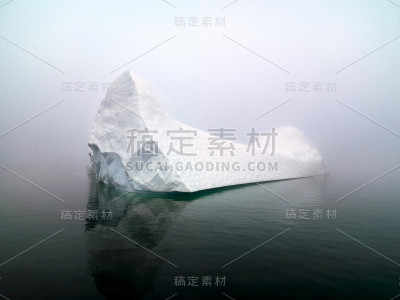 格陵兰岛北冰洋上的冰山