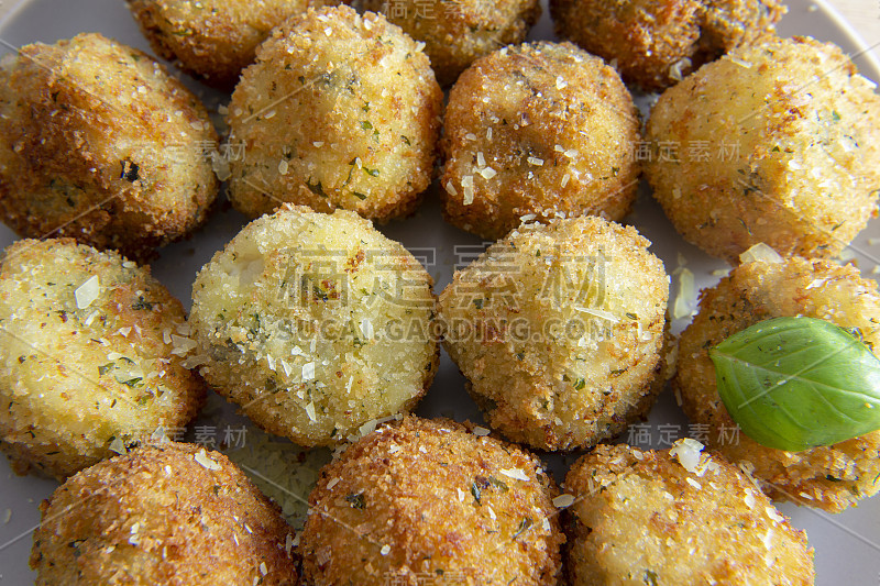 炸意大利饭丸子