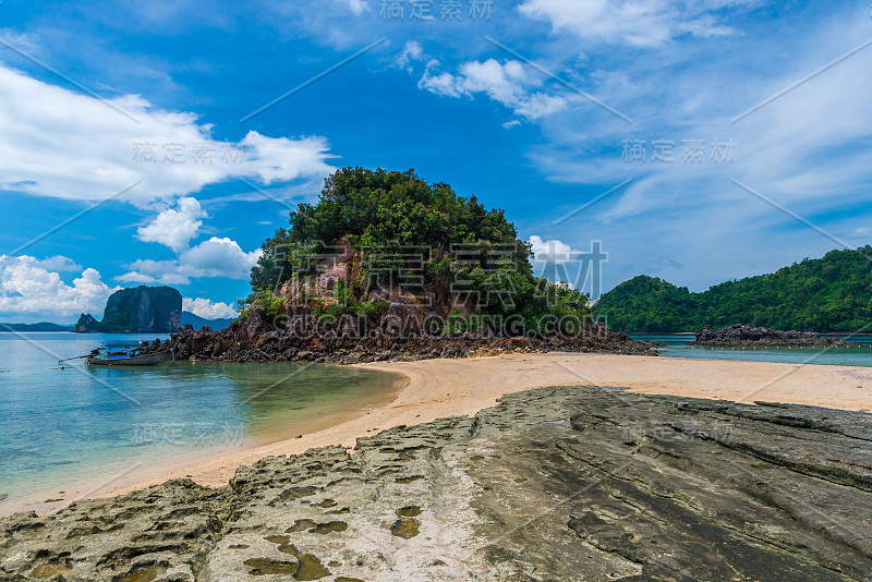 热带地区。亚洲，泰国甲米省一个岛屿上的海滩