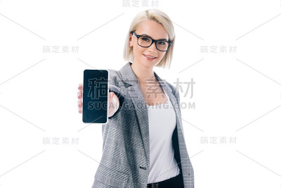 女商人展示黑屏智能手机