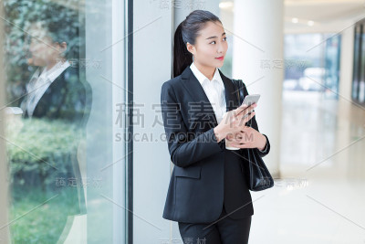 办公室里的女职员，商界女性