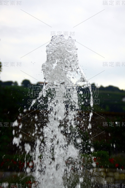 飞溅的水