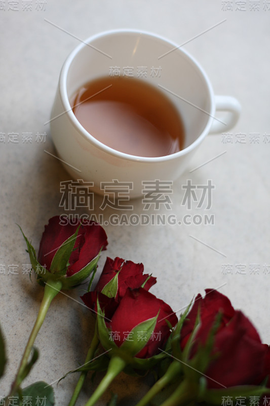 茶与玫瑰