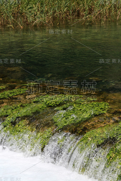 约旦河。黑门山国家公园。巴尼亚斯。戈兰高地。中东地区。