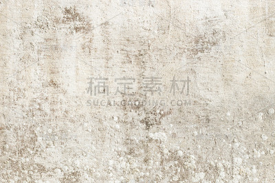 古老的白色墙壁被时间的流逝所玷污