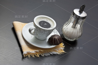 一杯黑咖啡
