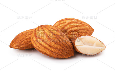 白色背景上分离的杏仁