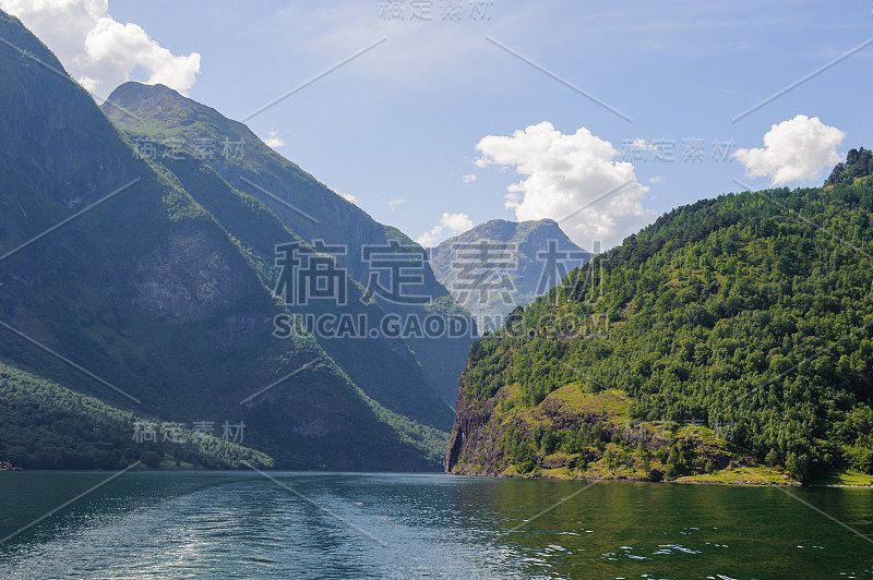 美丽的Sognefjorden (Sognefjord)，挪威最大的峡湾