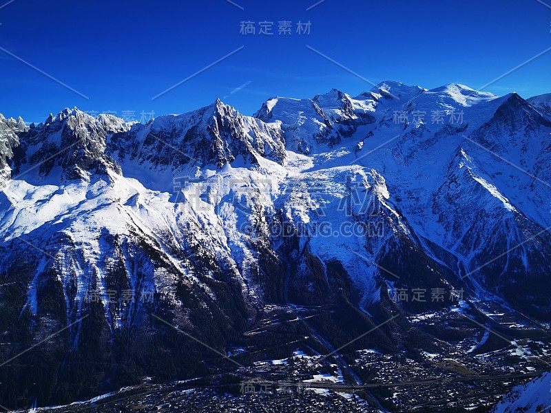 夏蒙尼勃朗峰法国山山顶滑雪滑雪板滑雪板旅行旅行者