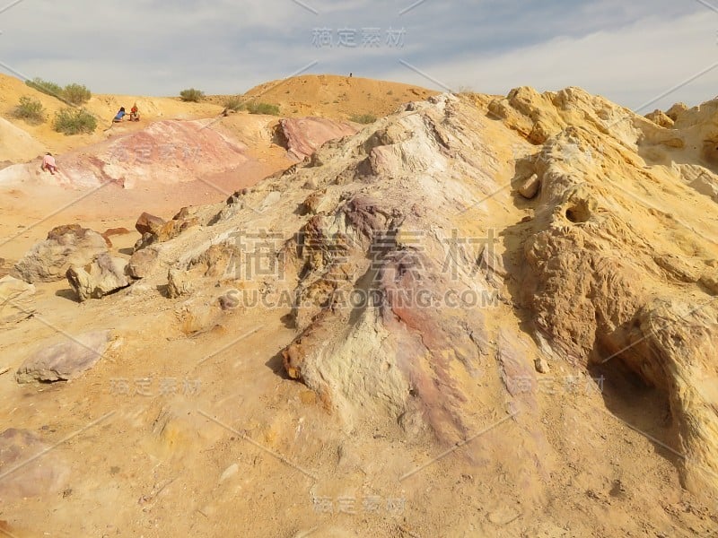 Kholot Tsivoniyim在沙漠火山口