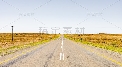 南非农村的空旷的乡村公路