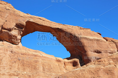 天际线拱