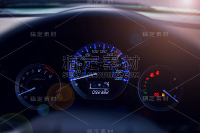 近距离仪表盘里程汽车