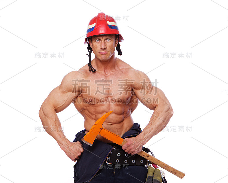 肌肉男与悍马在工作室摆姿势的肖像
