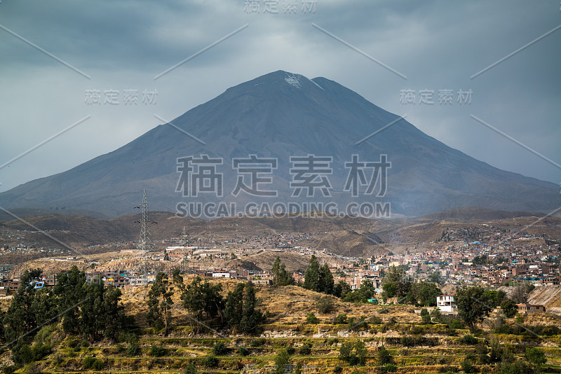 埃尔米斯提火山，秘鲁