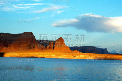 鲍威尔湖