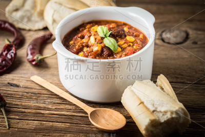 墨西哥辣椒配肉。