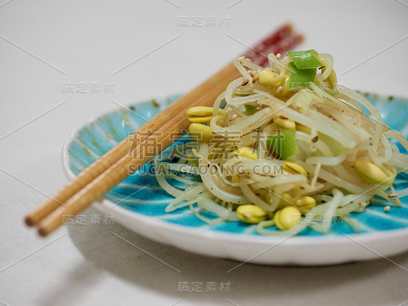 韩国菜调味豆芽，混合豆芽