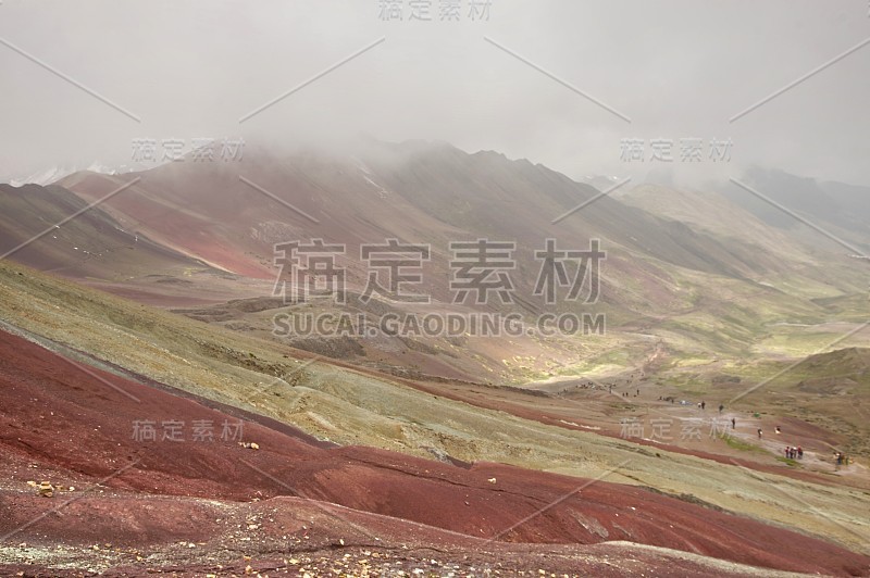 彩虹山是秘鲁库斯科地区海拔5200米的一座山