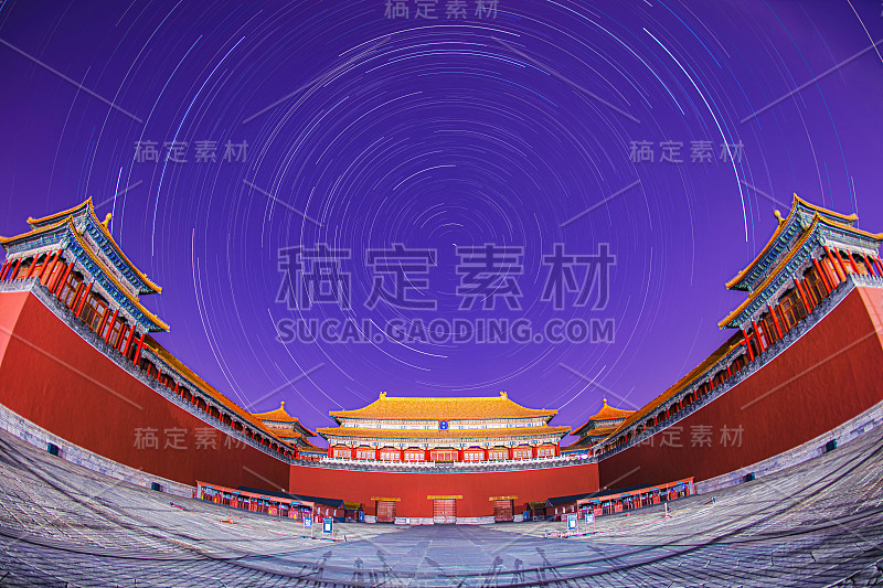 午门和星空，午门在晚上，中国北京紫禁城在晚上