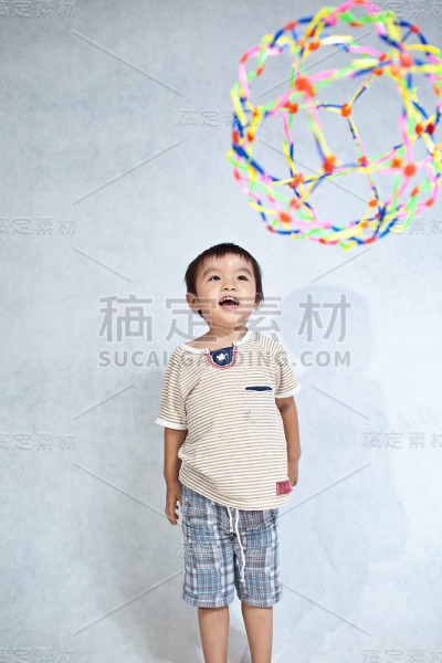 快乐的男孩