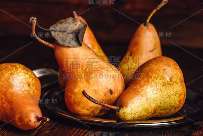桌上很少有金梨。