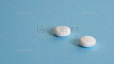 两种阿司匹林药片