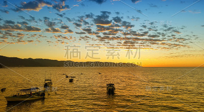 巴亚尔塔港的日落