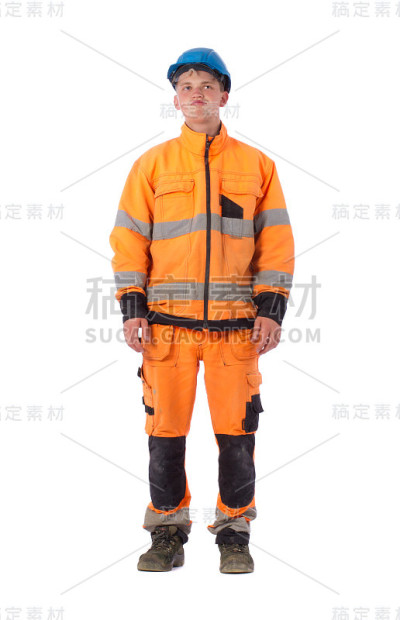 穿着工作服的体贴的建设者