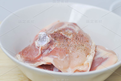 生鸡肉或生肉