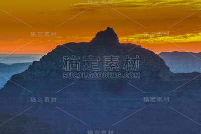 日出时壮丽的大峡谷