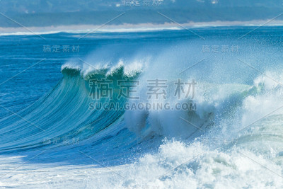 海浪撞击海水细节