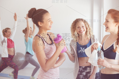 女性健身伙伴