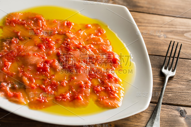 Salmon carpaccio