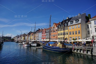 阳光灿烂的尼哈芬美景