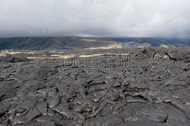 夏威夷大岛上的火山熔岩场。