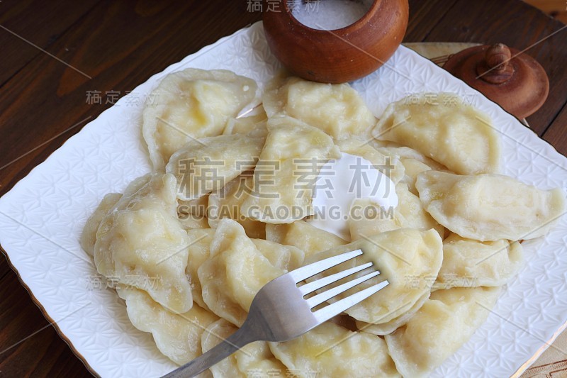 干酪饺子