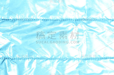 霓虹浅蓝色背景，金属光泽。