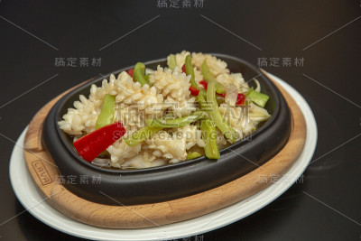 黑色背景上的海鲜