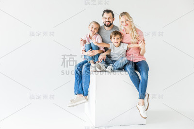 年轻的家庭快乐