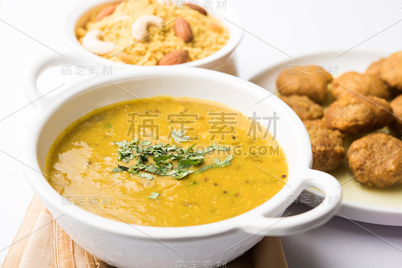 传统拉贾斯坦邦食品Daal Baati churma。印度食物。