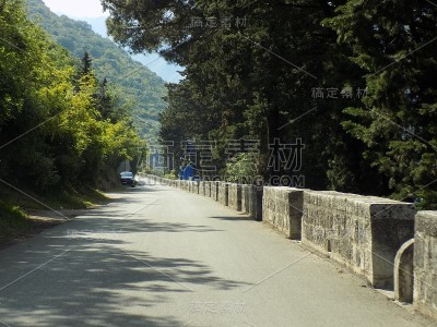 黑山的古旅游路塞津-科托尔