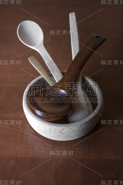 木制餐具的构图