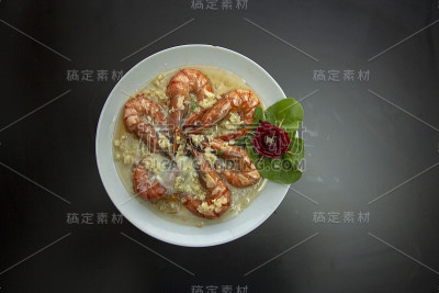 黑色背景上的海鲜