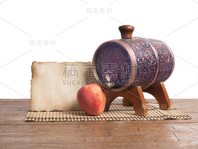 用来写字的旧纸，酒杯，木桶